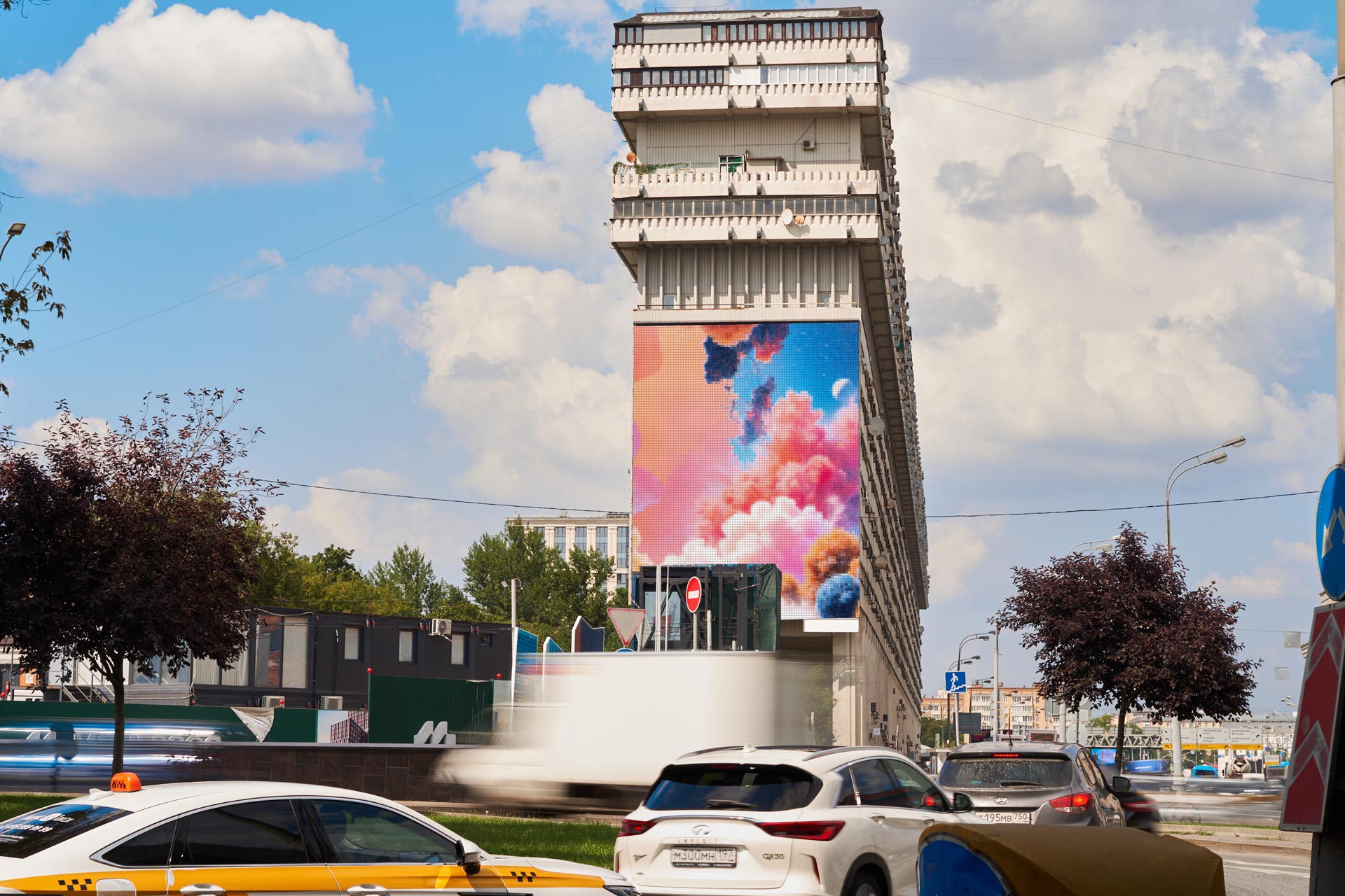 Digital Screen on Bolshaya Tulskaya str., 2. 3