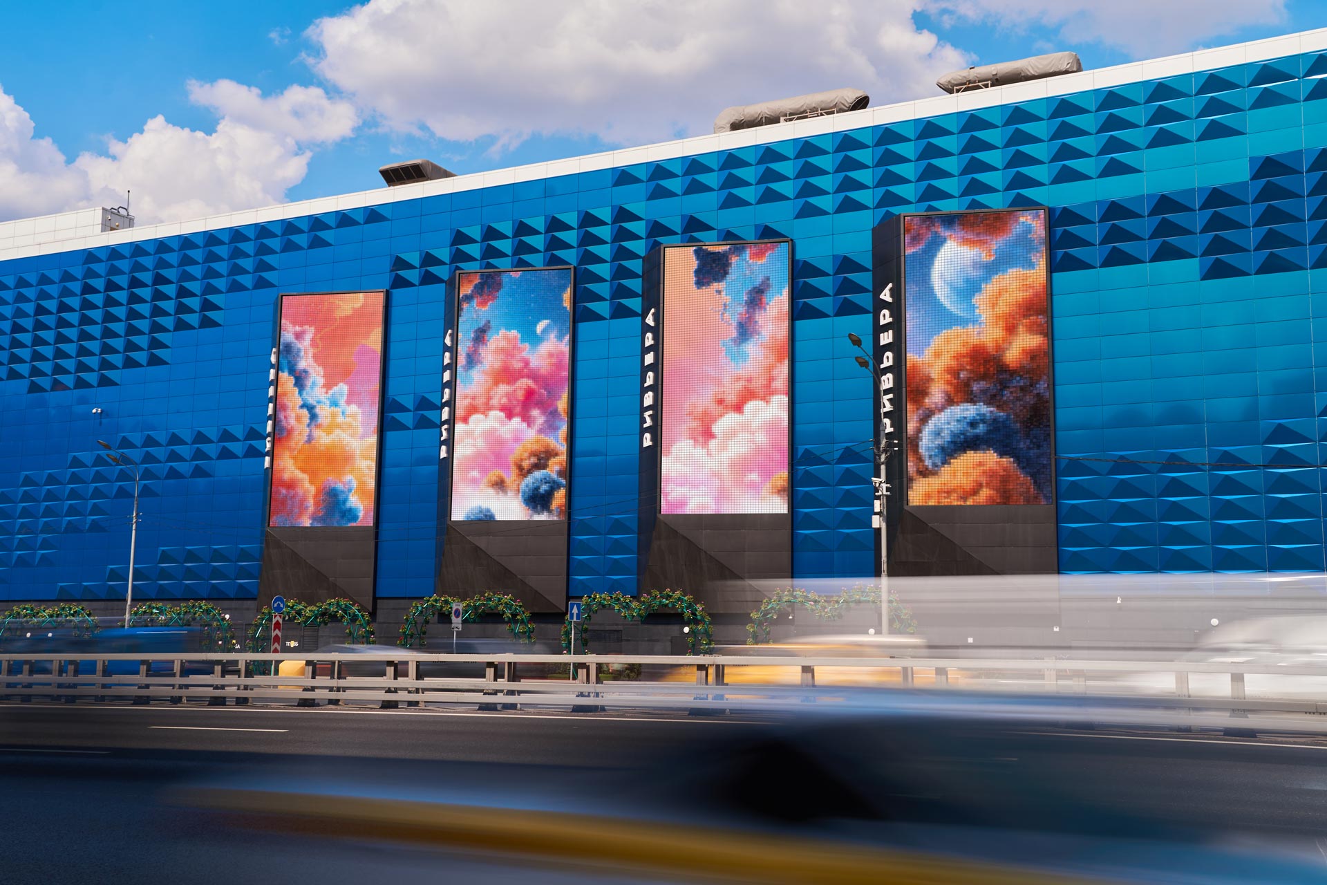 Digital Screen on 18, Avtozavodskaya St (Riviera Mall, TTK) 5